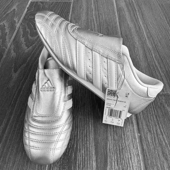 Adidas Taekwondo Metallic Silver with Ivory Stripes Athletic Shoes size 6.5 - Picture 10 of 15